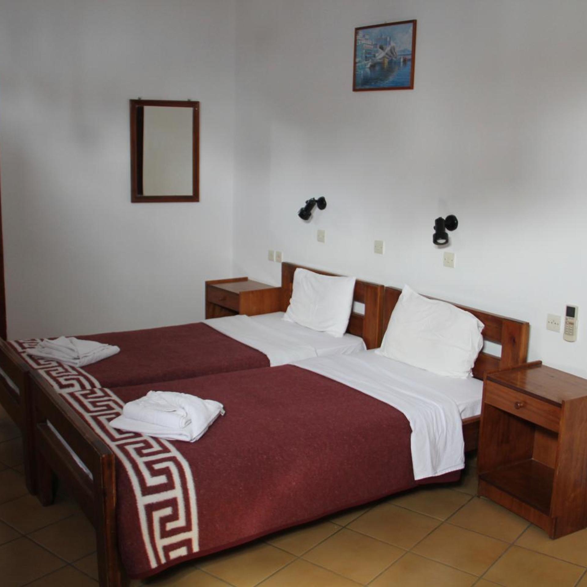 Stavris Hotel 18/50