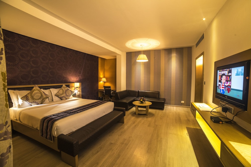 Hash Six Hotels 34/65