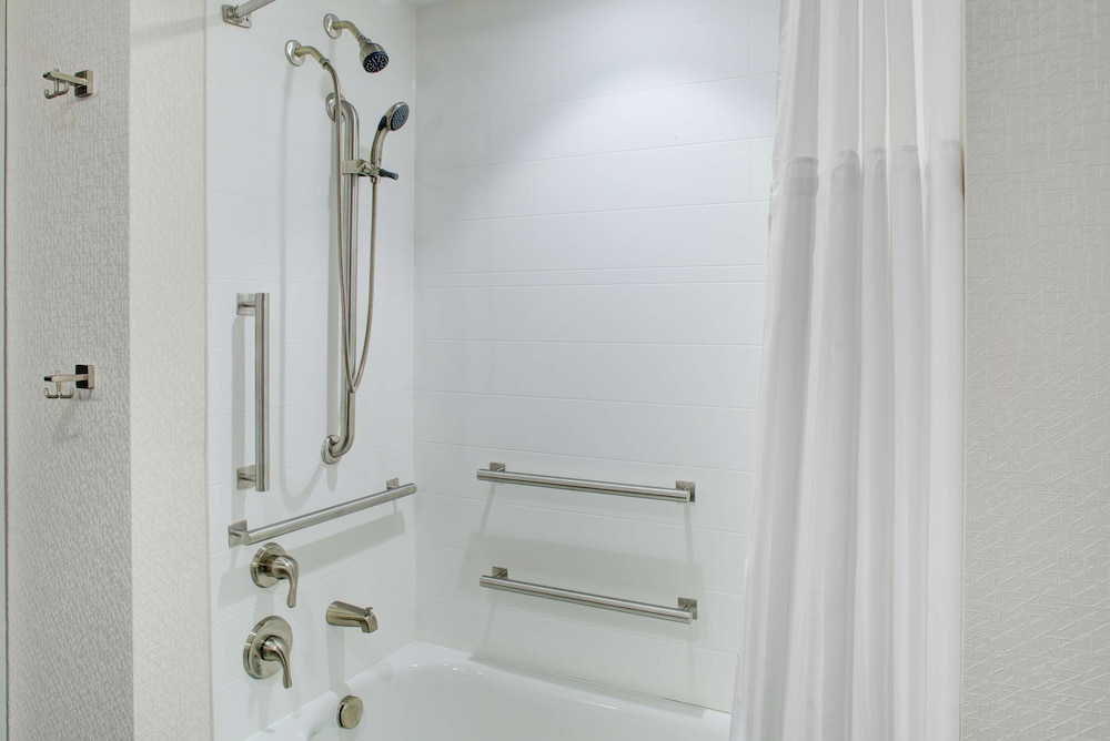 Hilton Garden Inn Jackson Tn 28/83