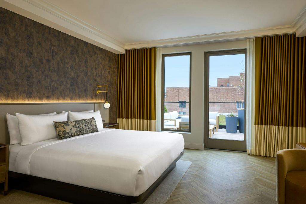Roof Top, Guest Room, King Bed, Terrace, Top Floor