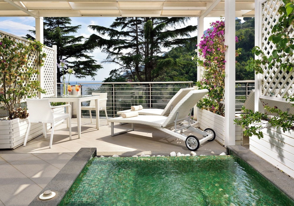 Paradiso Relais Hotel 84/92