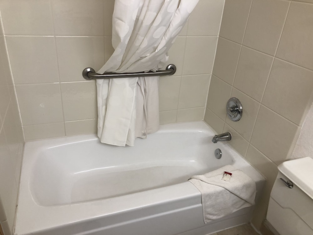 Ramada By Wyndham Birmingham Airport 15/31