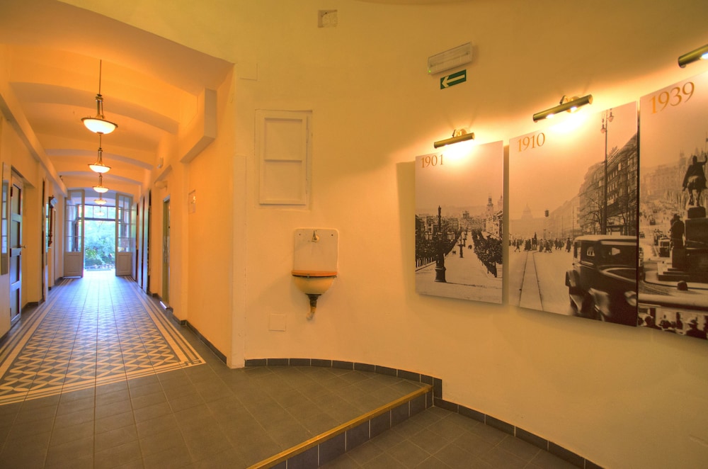 Wenceslas Square Hotel 40/58