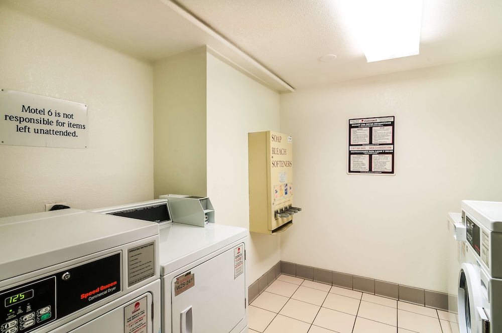 Motel6 Arlington Heights, IL - Chicago North Central 42/42