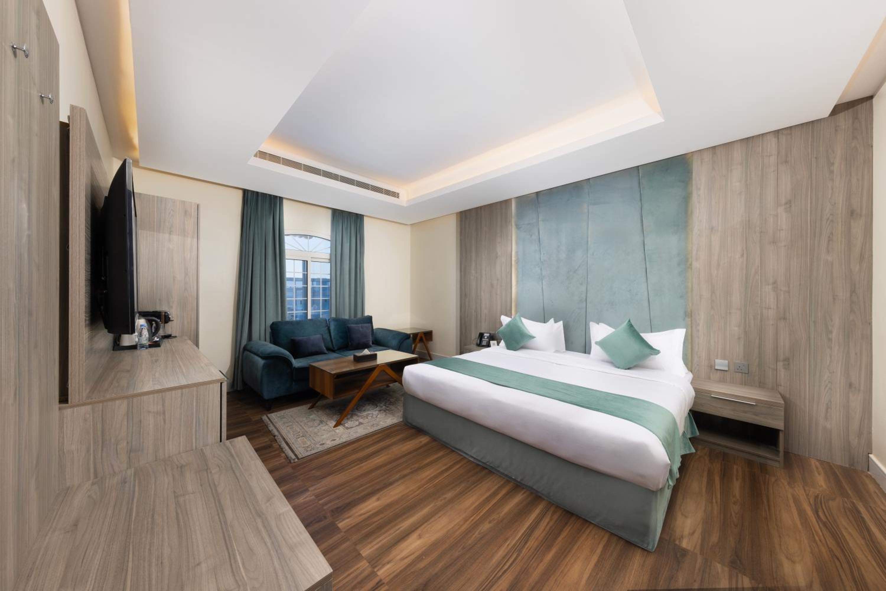 Luxury Night Hotel 35/73