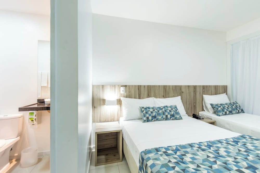 Premium Double Room + 1 Single Bed (no sea view) 1 double + 1 single، Hotel Praia Bonita Jatiuca 5/10