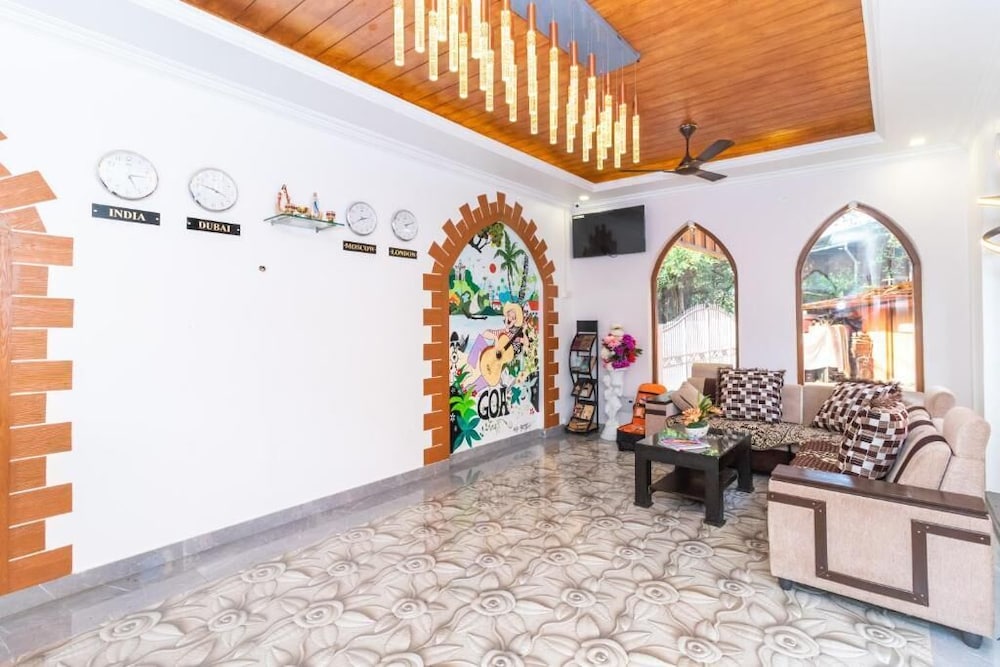 Larios Beach Holidays 8/50