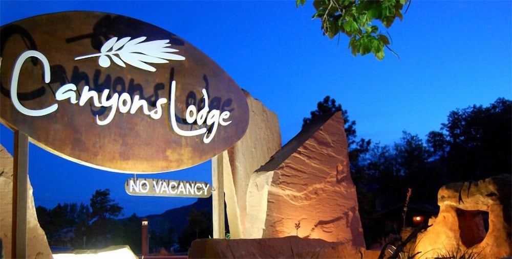 Canyons Lodge 2/37