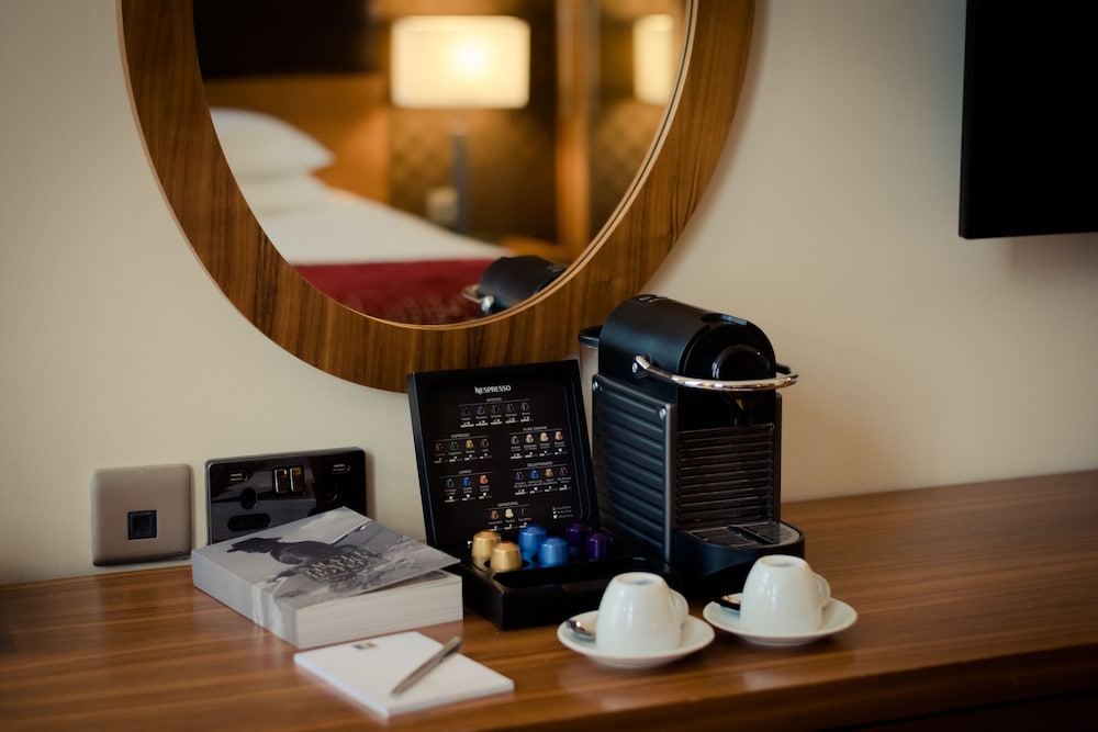 LEOPOLD HOTEL 23/50