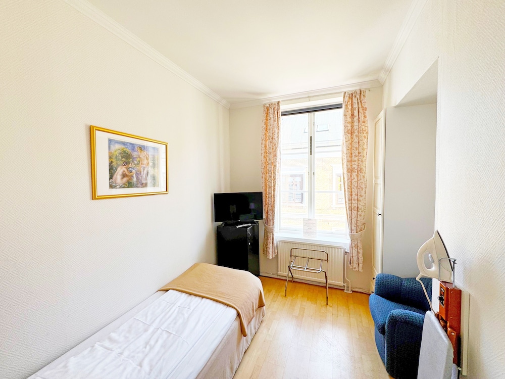 Standard, Single, Single Bed, Private Bathroom