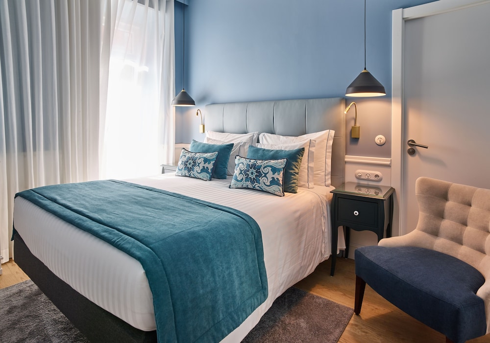 DELUXE, DOUBLE BED