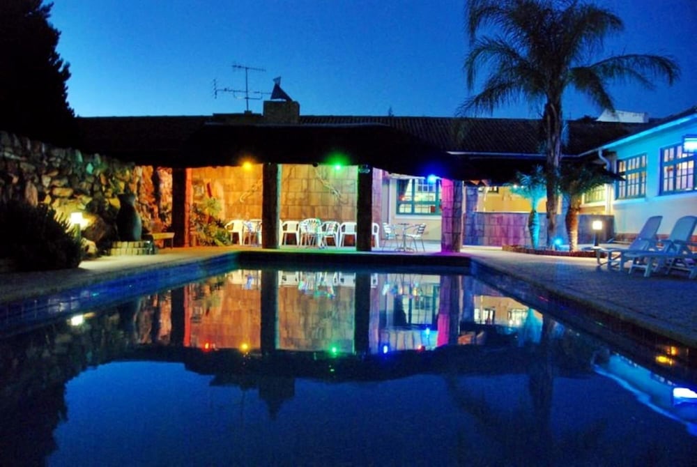 Oasis Country Lodge 1/36