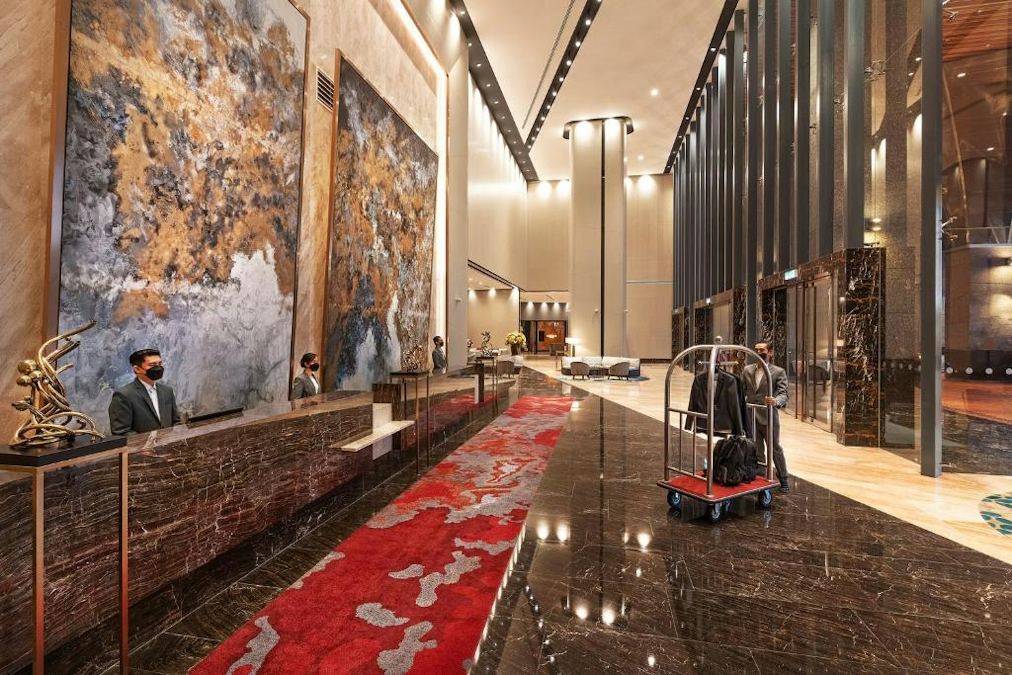 M World Hotel 18/40