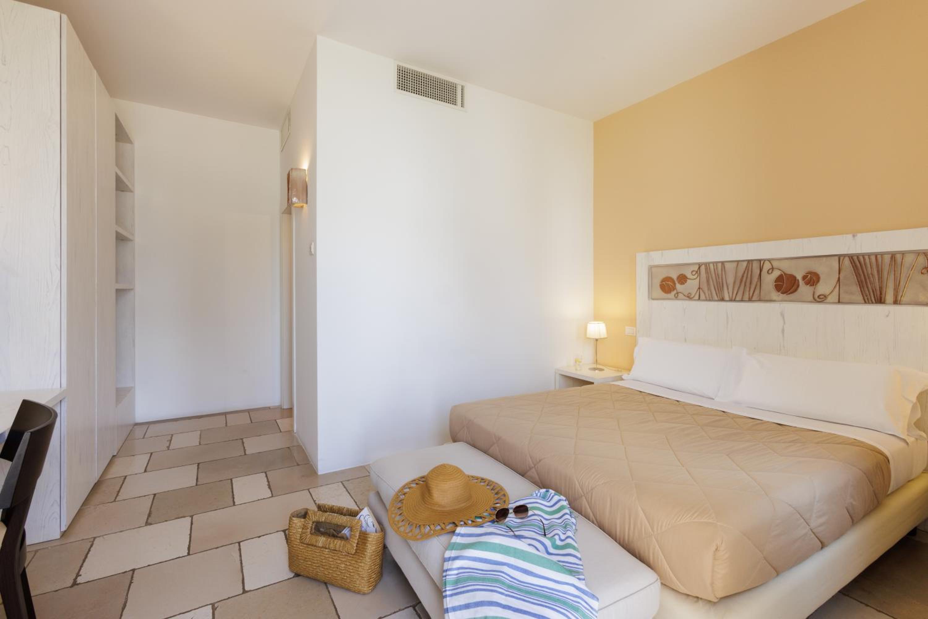 Room, Double Bed