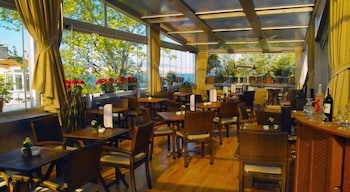 Marine House Boutique Hotel 44/51
