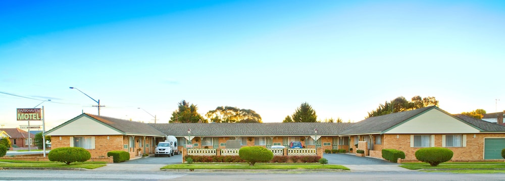 PARKHAVEN MOTEL 1/12