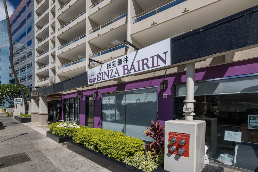 Regency on Beachwalk Waikiki by OUTRIGGER 4/50