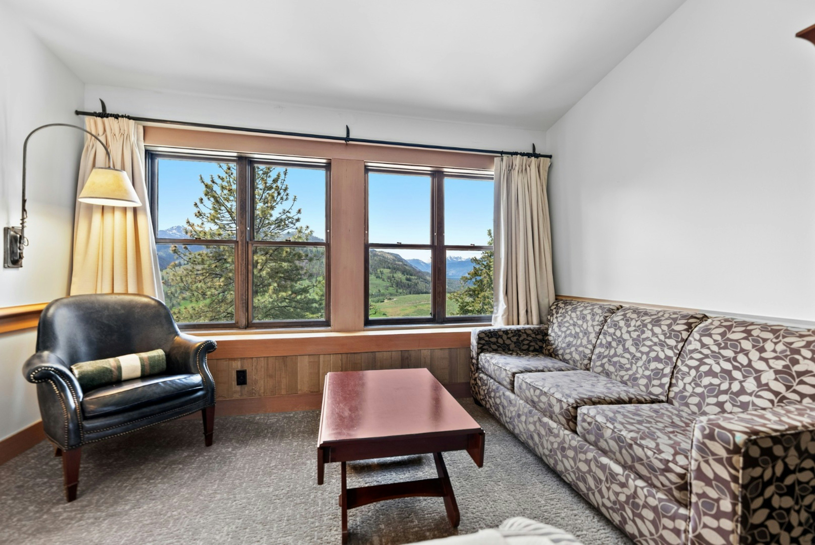 Sun Mountain Lodge 54/82