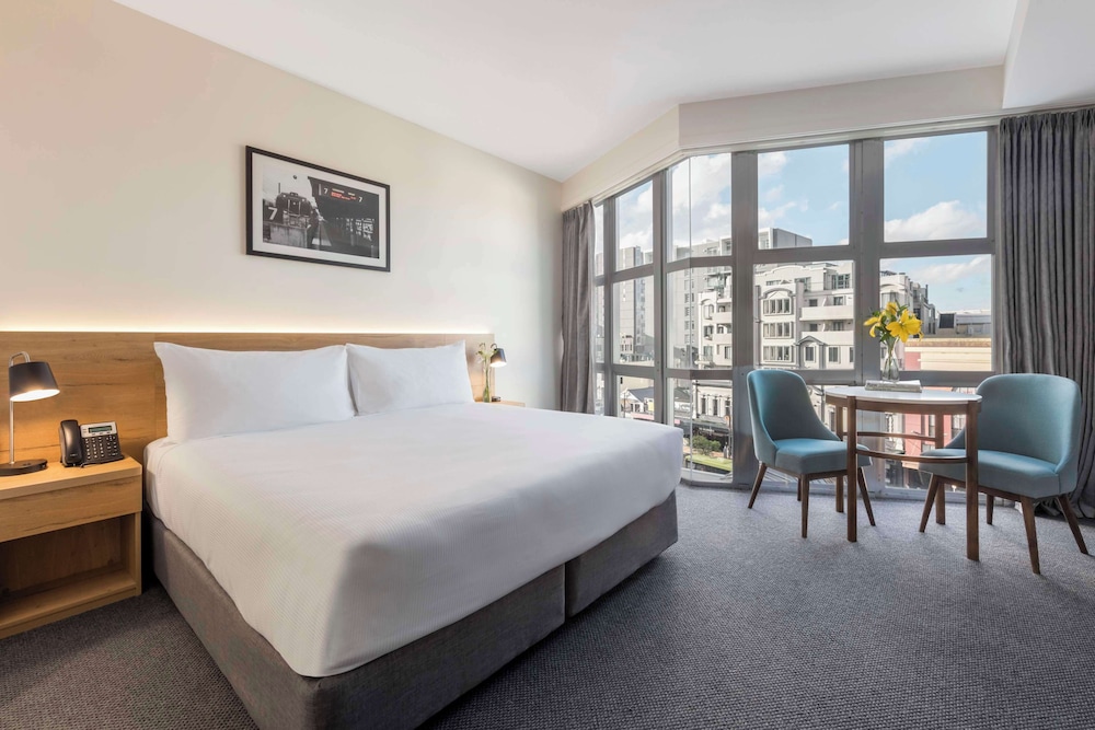 Oaks Wellington Hotel 25/73