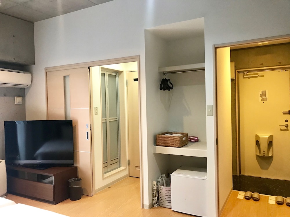 Naha-West Inn 35/72