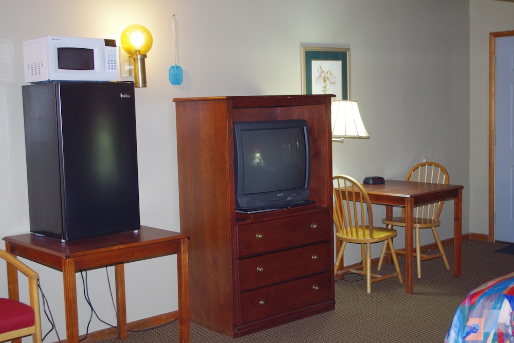 Love Hotels Western Holiday at Harlan Lake NE 39/51