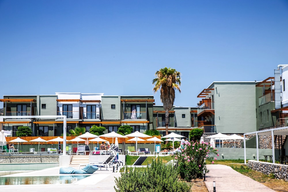 Gennadi Seaside Resort 6/77