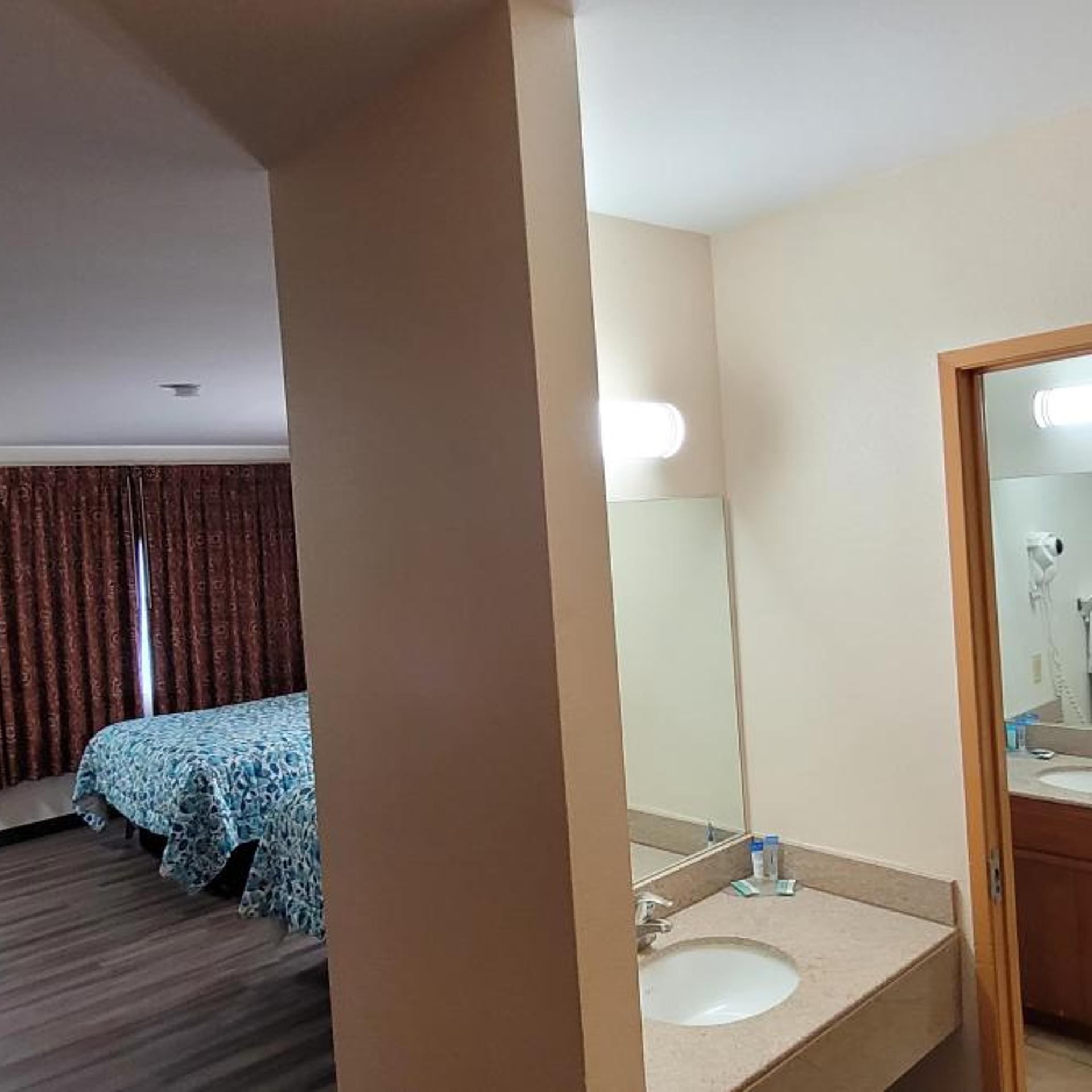 Harvey's Motel SDSU La Mesa San Diego 43/44