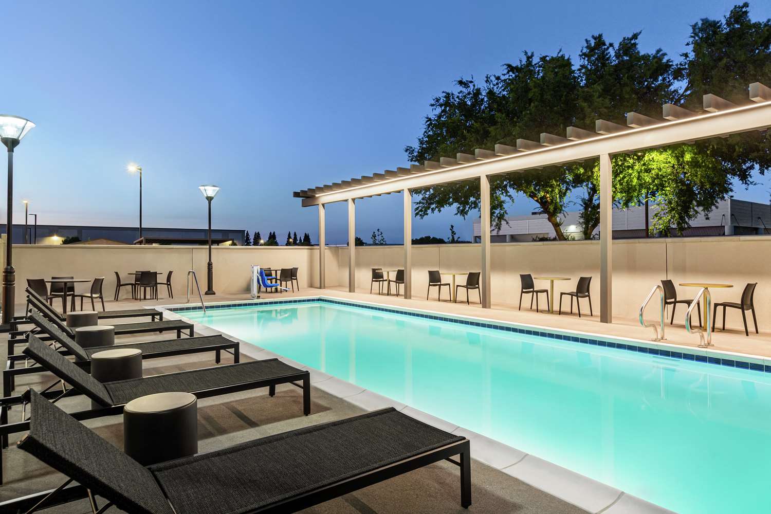 Hampton Inn Stockton, CA 28/30