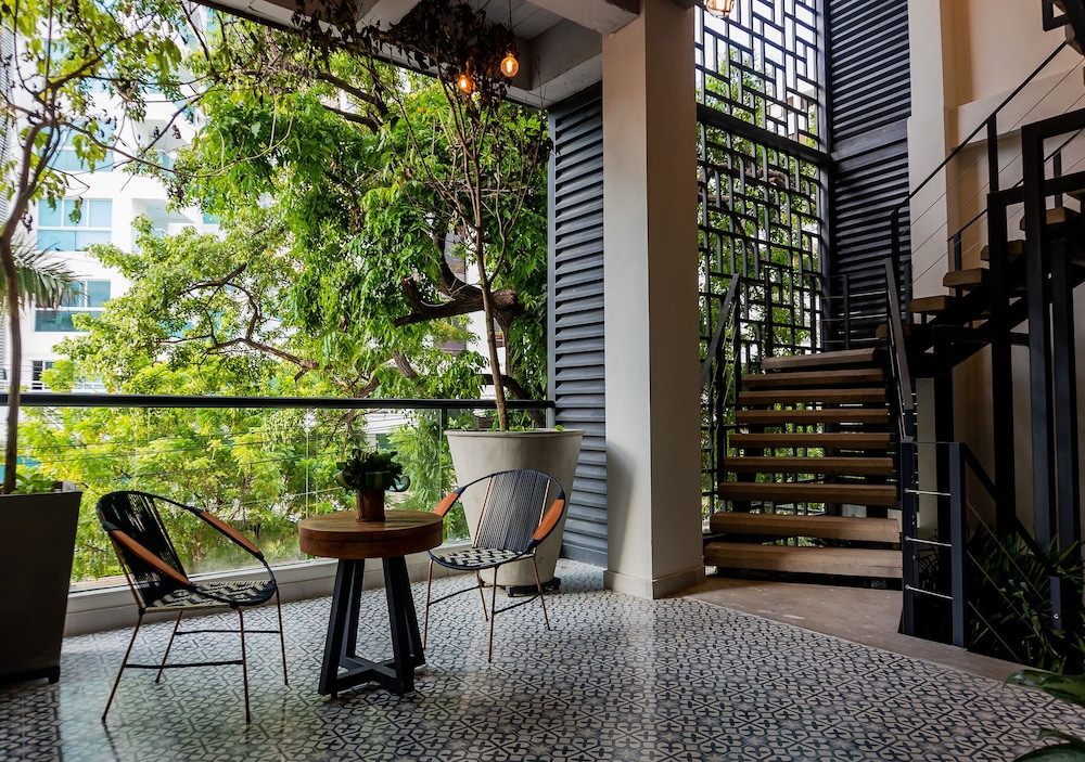 The Garden by DOT Suites 44/50