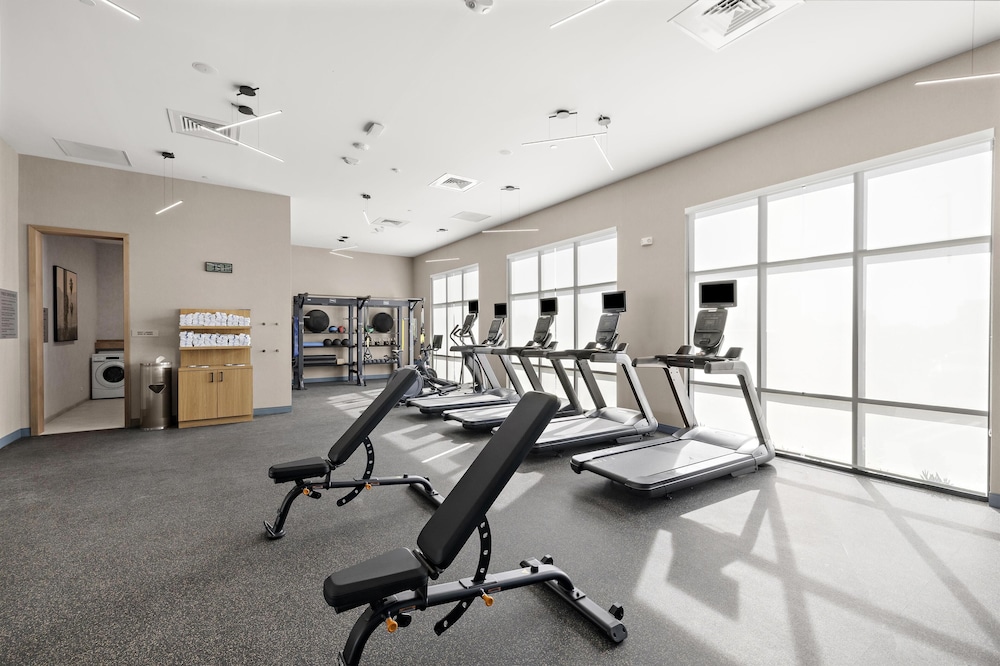 Hampton Inn by Hilton Ontario Airport 22/36