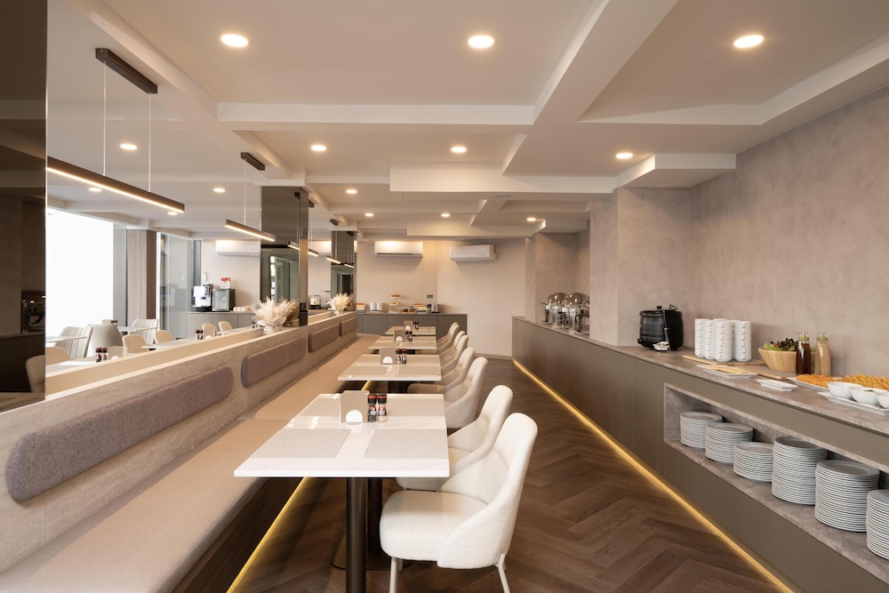 SureStay Plus by Best Western Ramkhamhaeng Airport Rail Link Bangkok 36/38