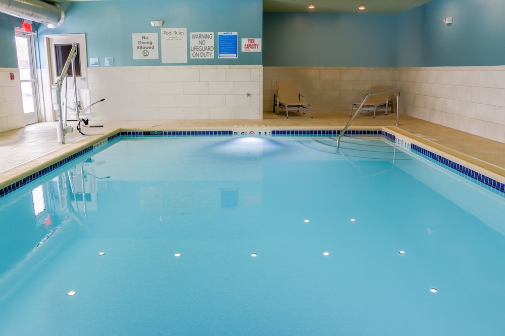 Holiday Inn Express And Suites Detroit Northwest Livonia 8/41