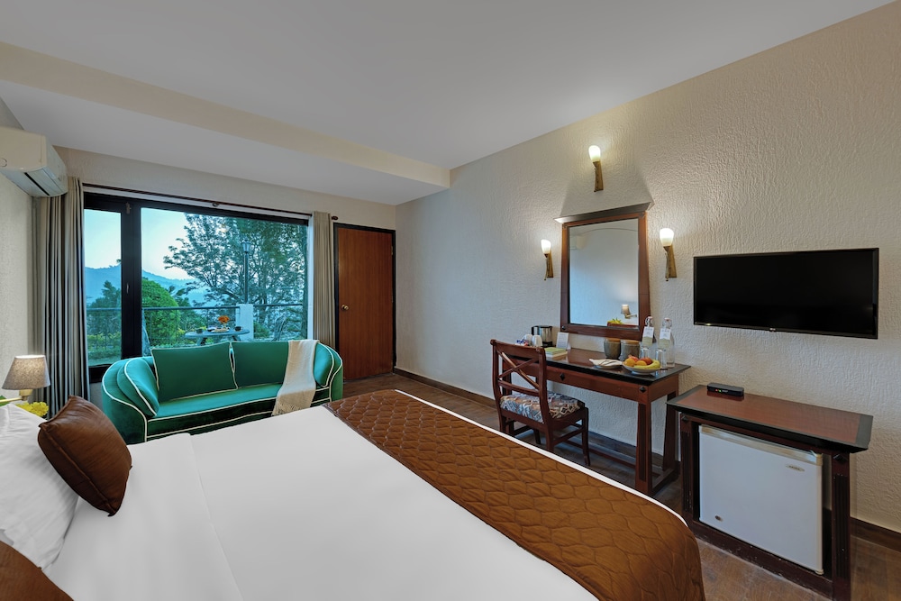 Deluxe, King Bed, Valley View, Garden Area