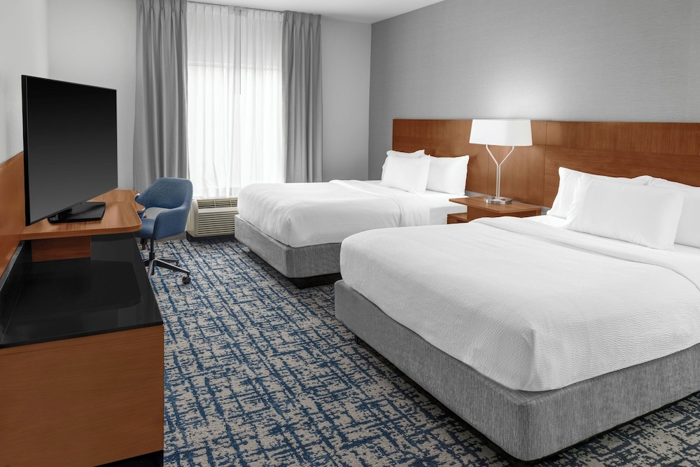 Fairfield Inn Suites Calhoun 8/47