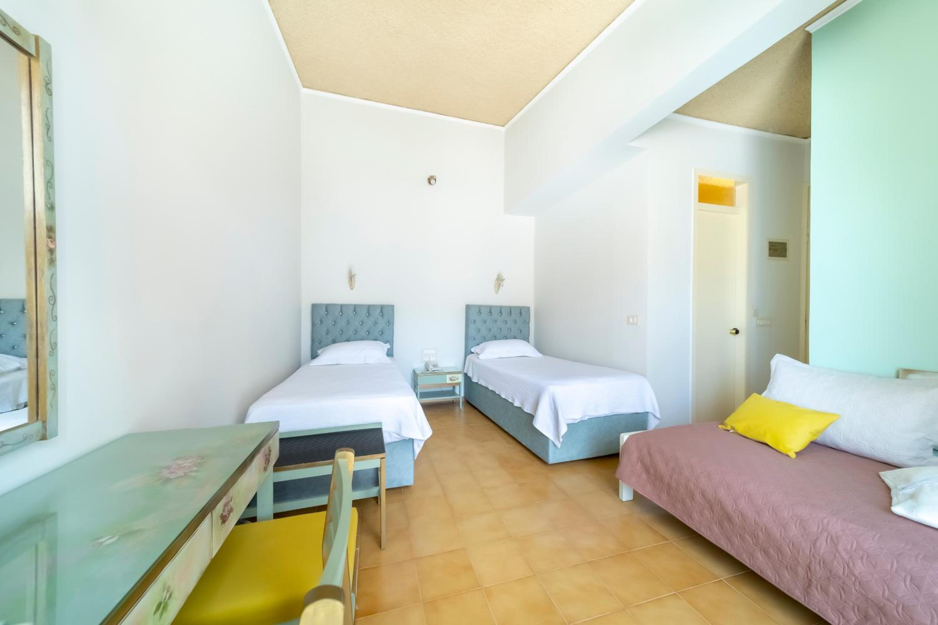 غرفة ثلاثية بإطلالة على الحديقة، Hotel Agia Markella 8/10