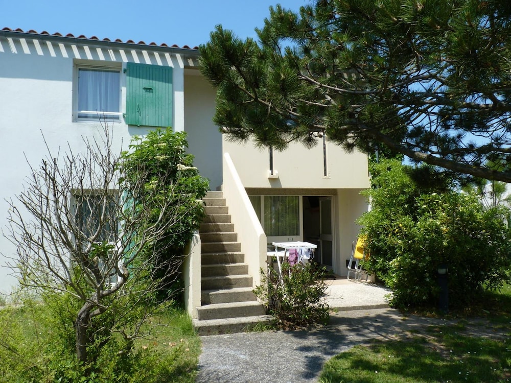 Vvf Villages Ars En Re 48/50