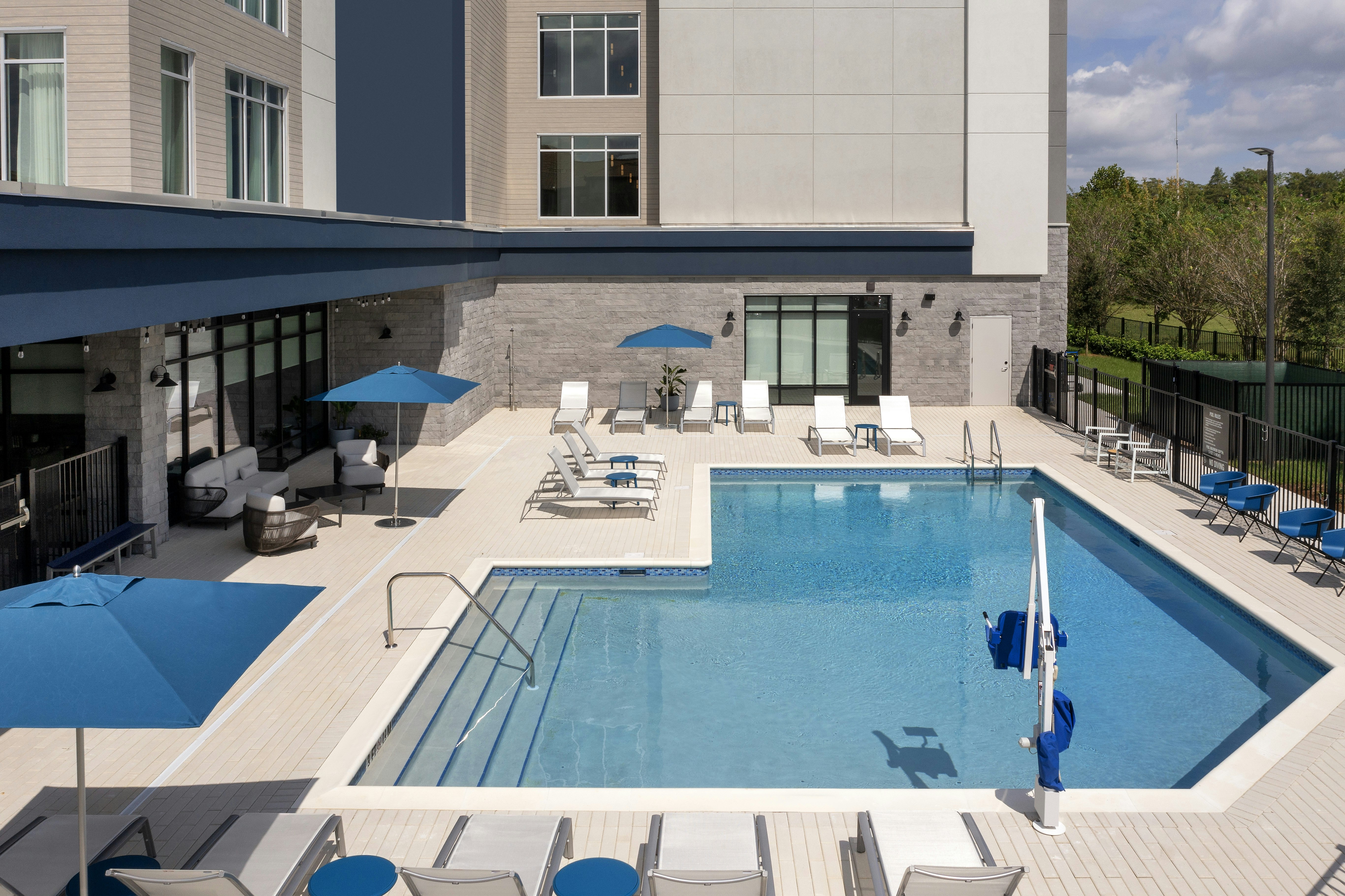 Home2 Suites by Hilton Orlando Southeast Nona 45/46