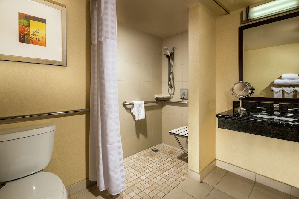 DoubleTree by Hilton Hotel Carson CA 22/84