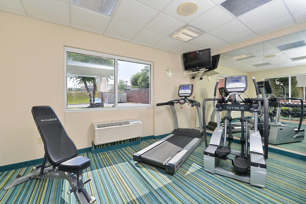 Fairfield Inn Suites Hickory 15/40
