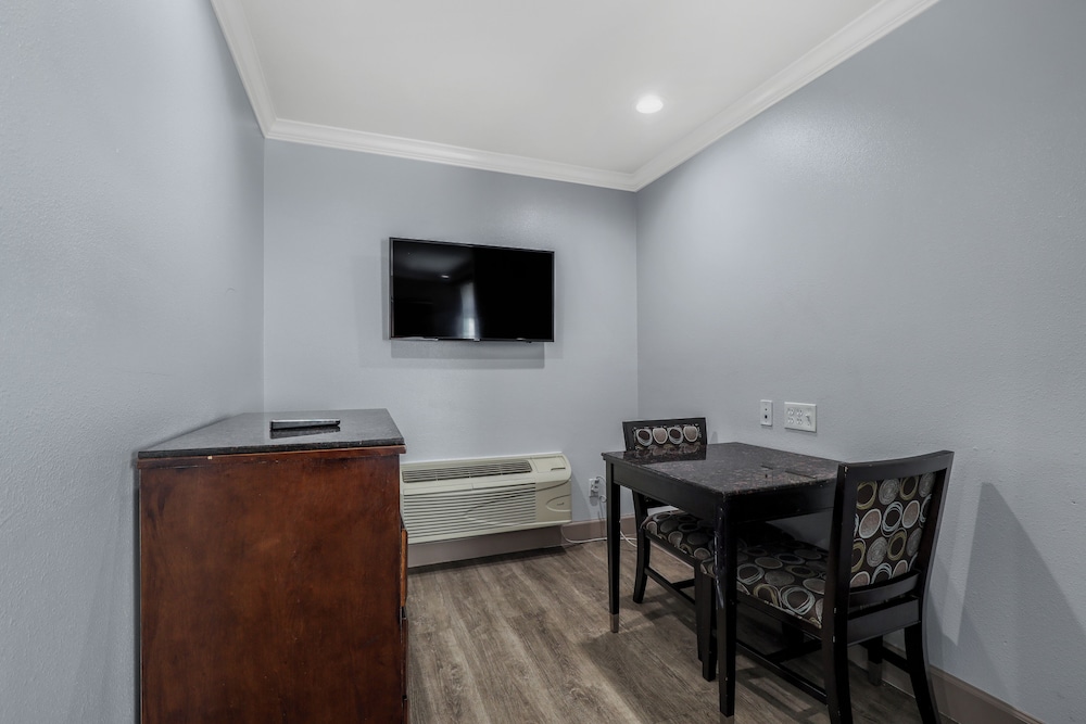 Motel 6 Carlsbad, CA - North Near Legoland 43/66