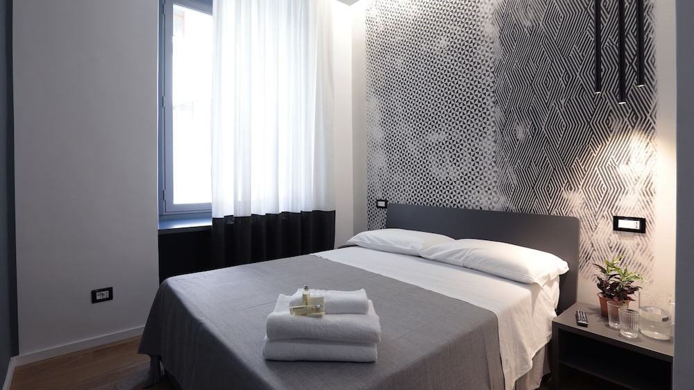 DELUXE, SINGLE, DOUBLE BED