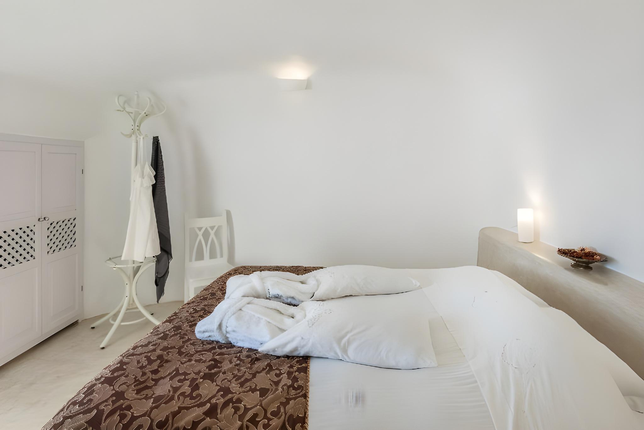 Honeymoon, Cliff, Suite, Outdoor Jetted Tub