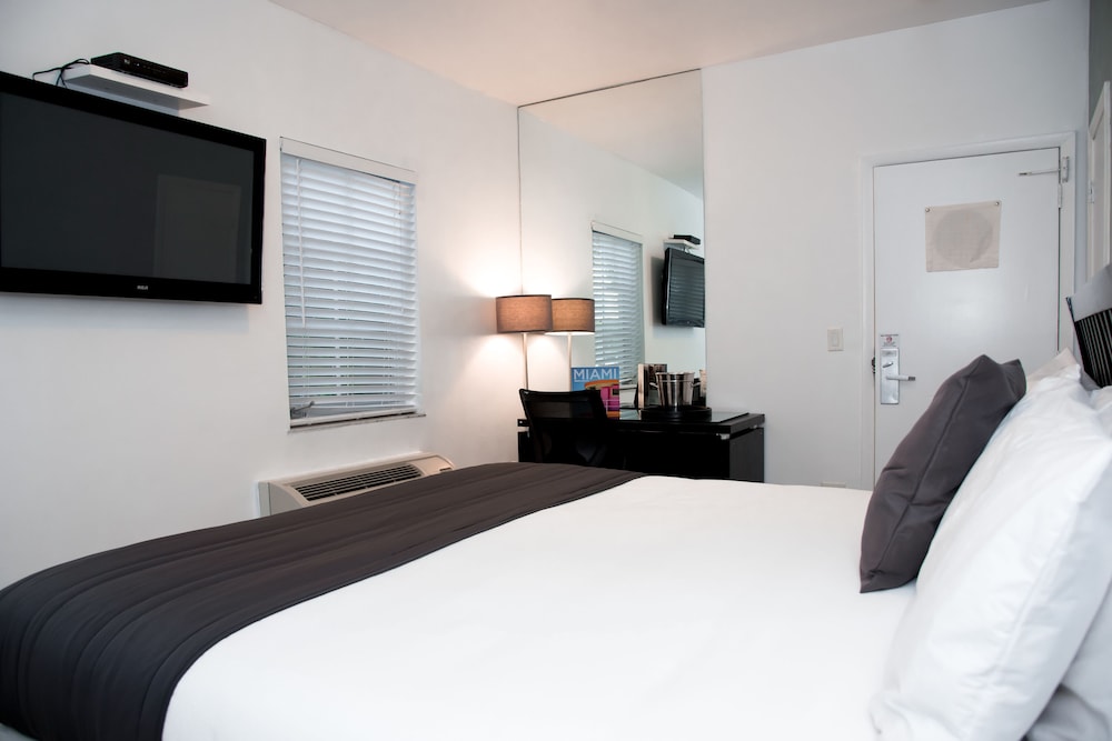 Century Hotel 24/62