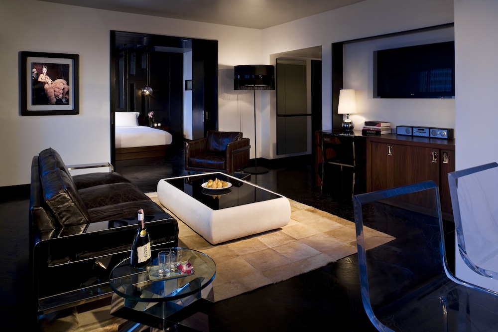 Sixty Beverly Hills 58/69