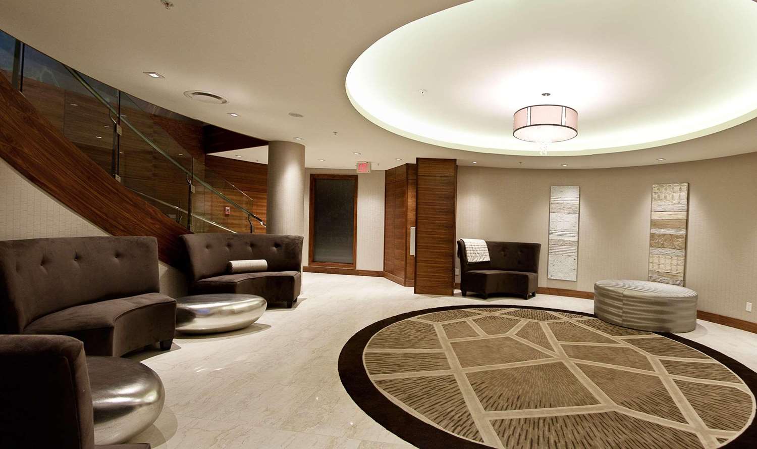 Radisson Hotel & Conference Centre Calgary Airport 12/78