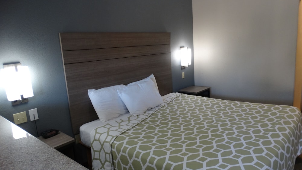 Regency Inn & Suites By Capital O Houston IAH Airport 30/66