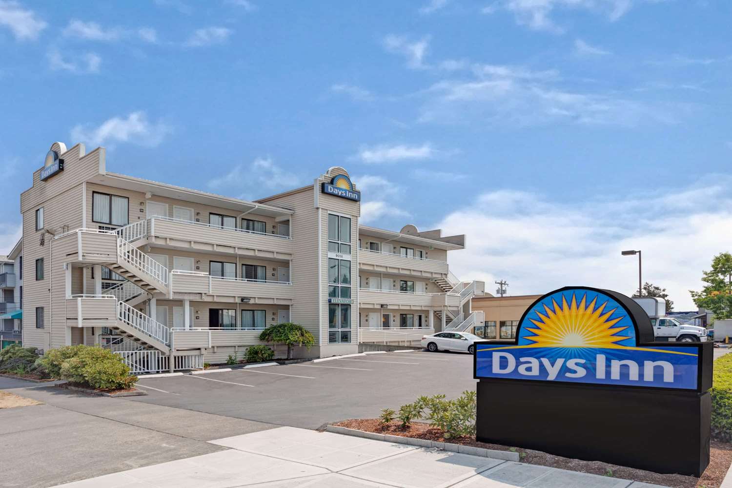 Days Inn By Wyndham Seattle North Of Downtown 1/11