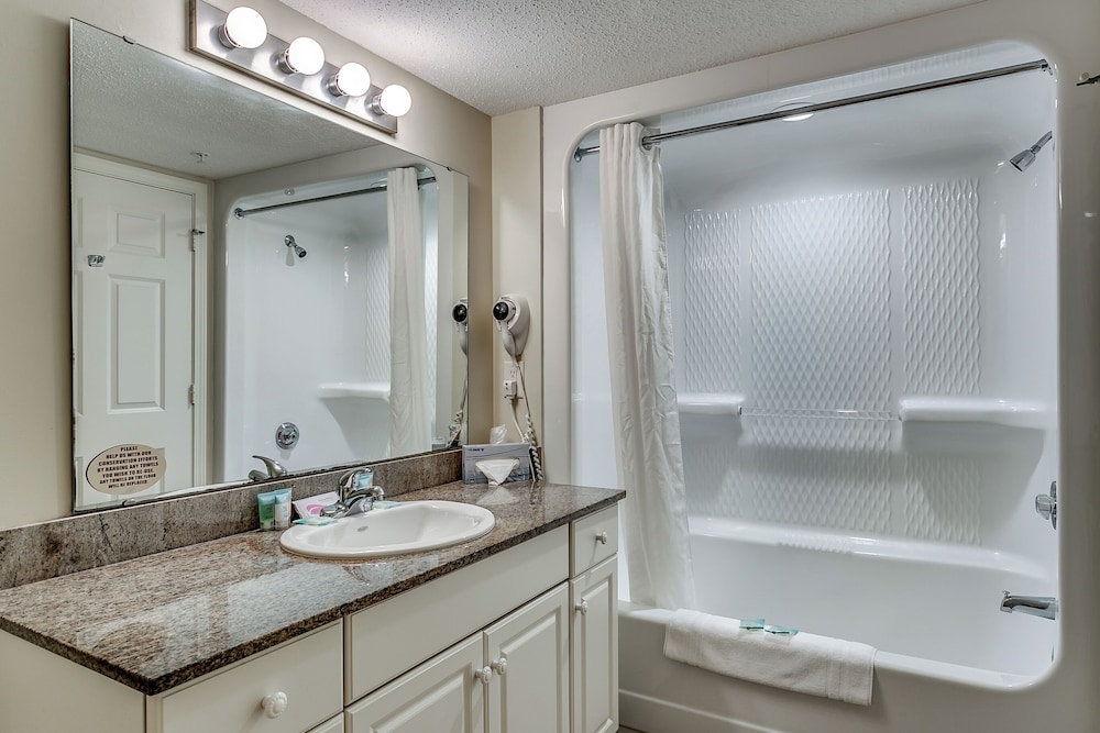 1 BEDROOM, SUITE, OCEAN FRONT