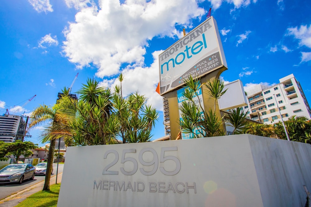 Tropicana Motel 4/50