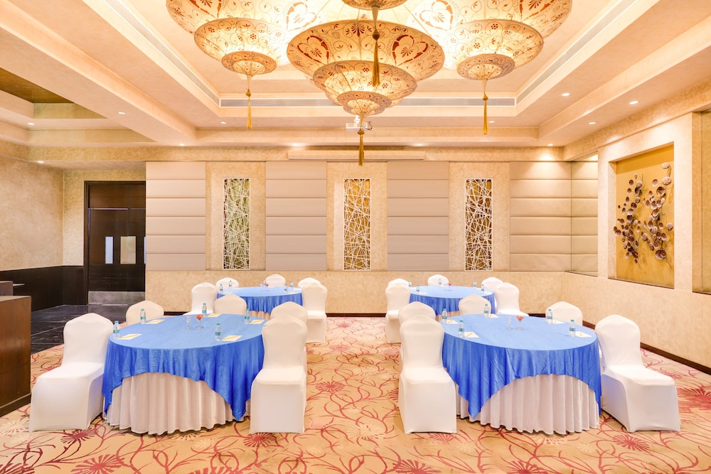 Lemon Tree Premier 2 Gurugram 35/62